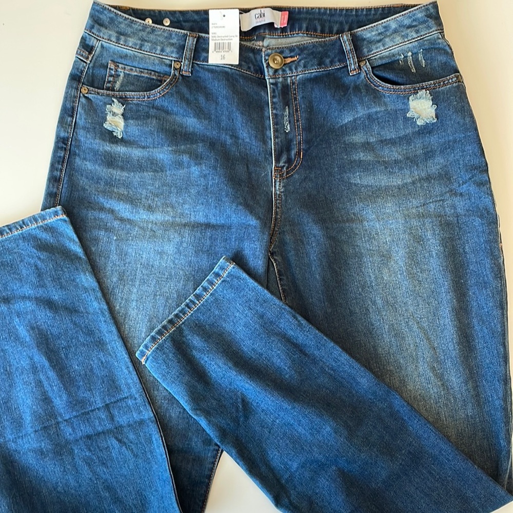 NWT CAbi Outlet Destructed Curvy Skinny Jeans